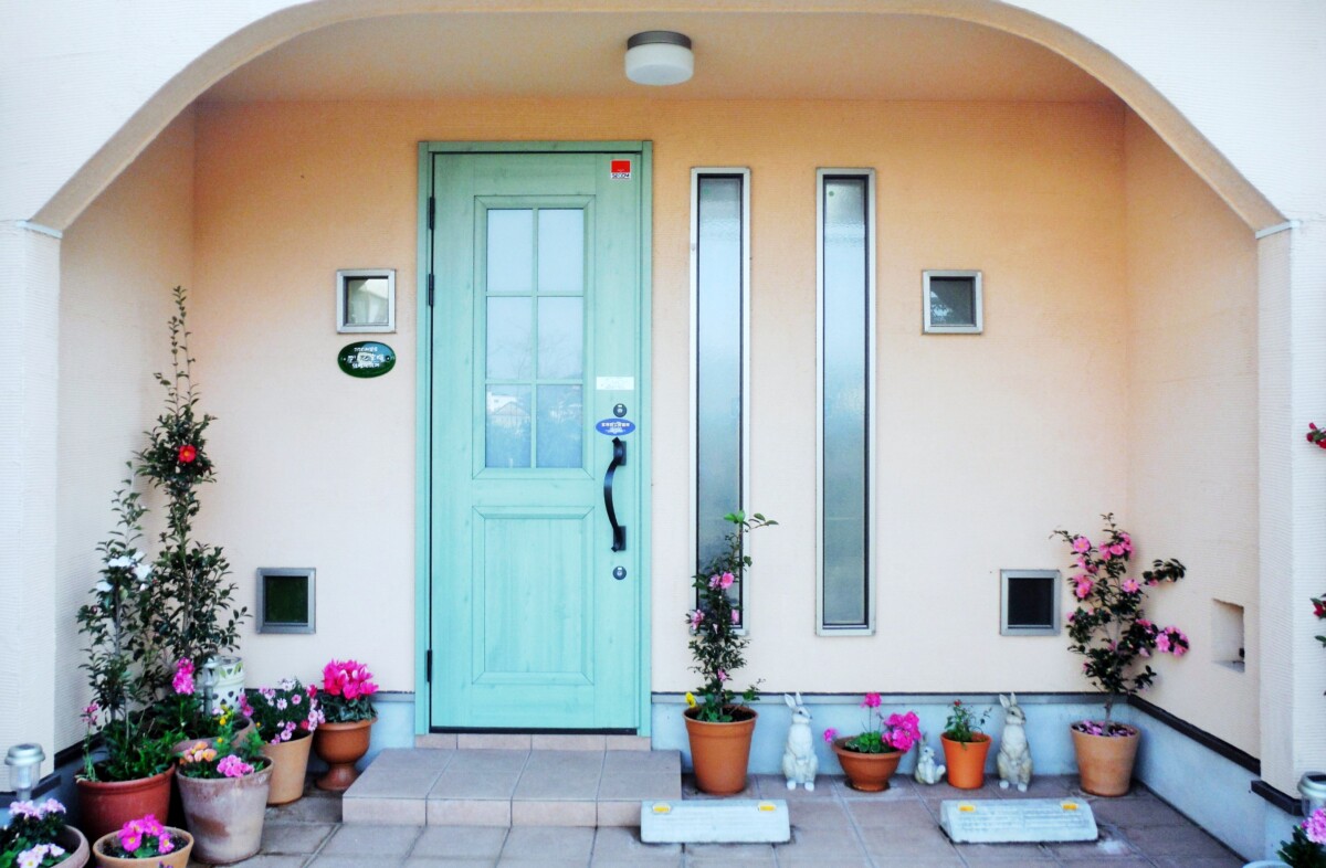 マリッジ宝塚の幸せの緑の玄関ドア